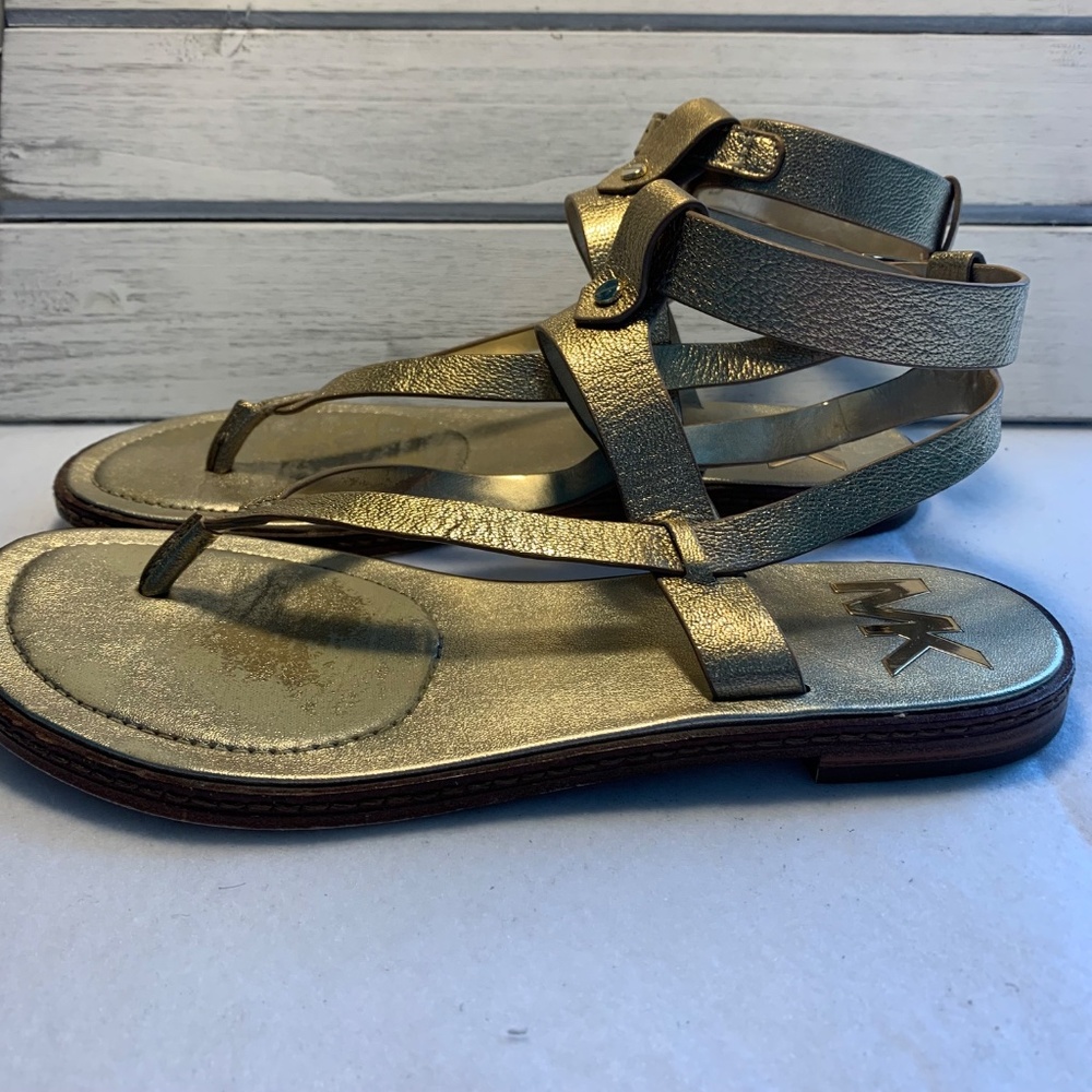 Michael Kors Gold Gladiator T-Strap Leather Sandals Logo Thong Sandals Women 7 - Picture 5 of 9